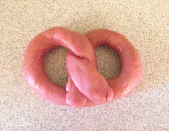 Загибаем вниз.