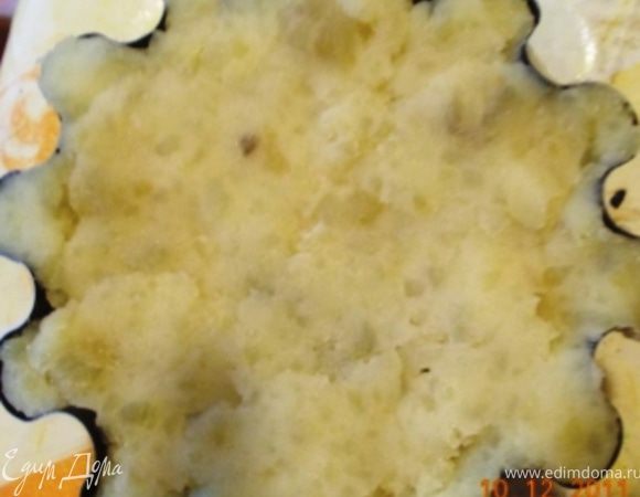 "прячем" начинку под "крышечкой" из картошки. Ставим в духовку минут на 15-20 при 200-220гр.
Приятного аппетита!