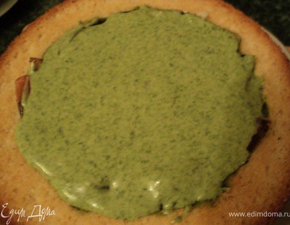 Залить крем-суфле в конусы ( в каждый отдельно) и поставить в морозилку на 10мин до схватывания суфле.