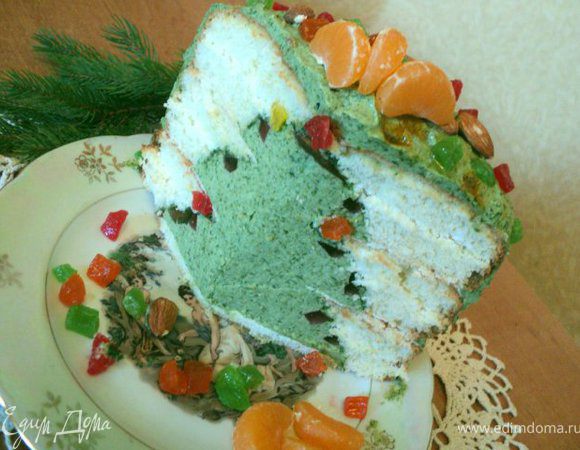 На следующий день разрезаете торт и удивляете близких и гостей. Приятного аппетита!