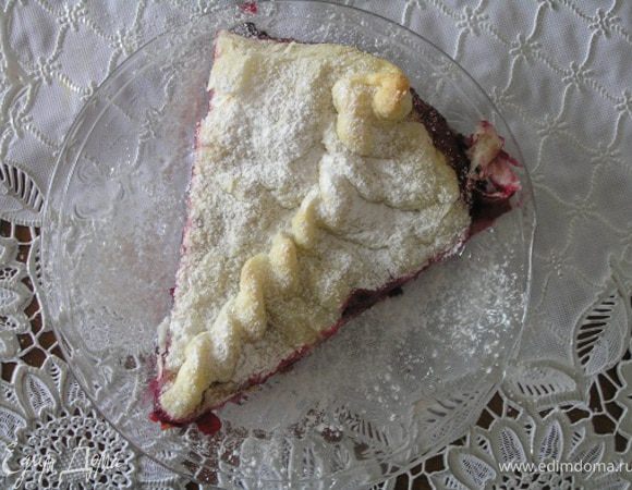 Перед подачей посыпать сахарной пудрой.