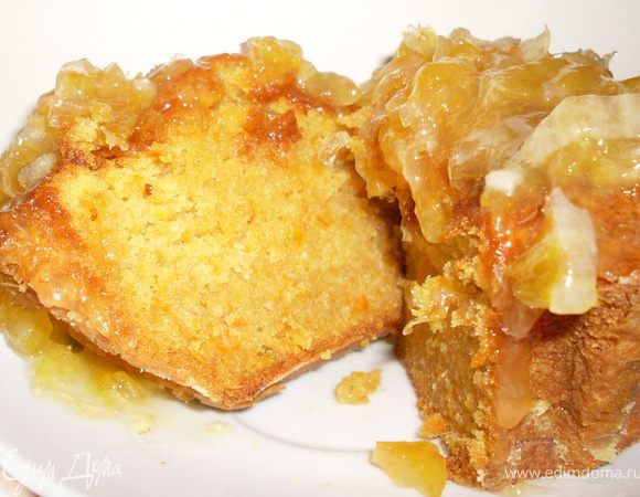 Кому мало сладости, как например  нам, поливаем кекс апельсиновым вареньем