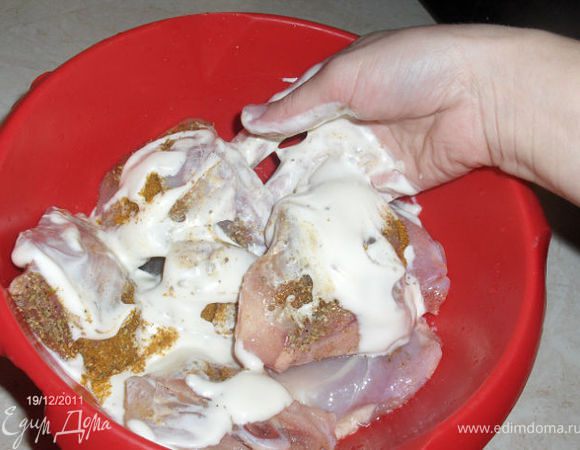 Перемешайте и отставьте в сторону.