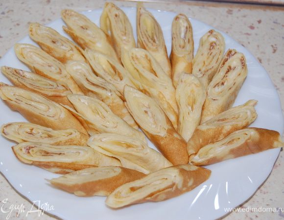 Выложите кусочки в тарелку