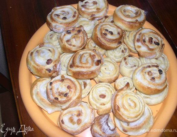 Выпекать в заранее разогретой до 200-220С духовке 10-15 минут.