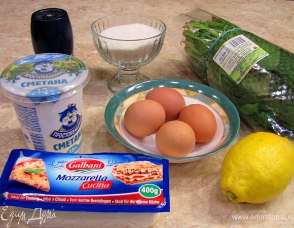 Итак
Хит всех сезонов - Салат из шпината с сыром и яйцами.