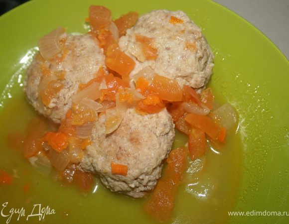 Выложить тефтельки в кастрюлю, сверху соус и немного воды. Накрыть все крышкой и оставить потушиться минут на 10.
Через 10 минут - готово.