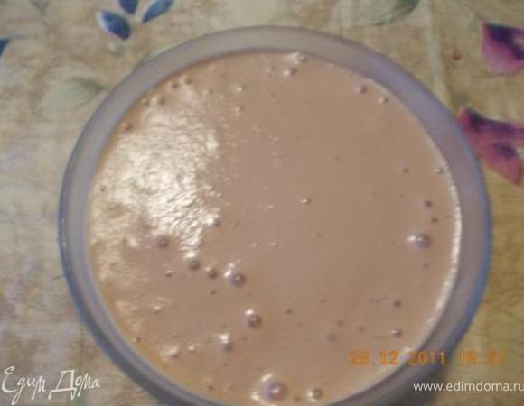 разлить по формочкам ( тарелочкам, мисочкам) и оставить в морозилке до полного застывания.  Правда, после каждого просмотра на предмет застыло или нет количество мороженого у меня уменьшалось, и к тому времени, когда действительно оно было готово, от него осталась половина:)))