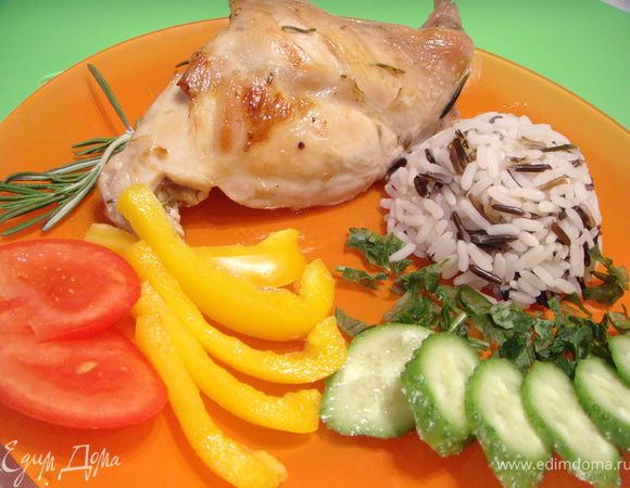 На гарнир я подавала рис (смесь пропаренного и дикого риса) и свежие овощи.