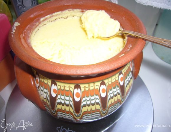 По сути,это топлёный творог.Вот он,уже загустел.