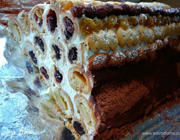 Отправляем торт на ночь в холодильник.