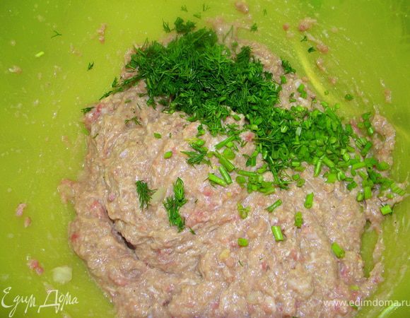 Измельчить всё в блендере, добавить укроп.