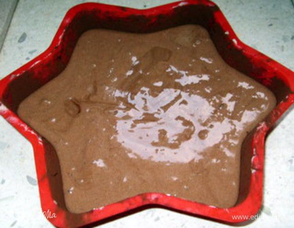 Влить тесто в форму и запекать при 180° 20 минут.
