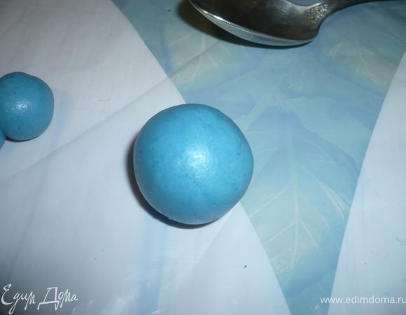 скатать шарик по больше - туловише