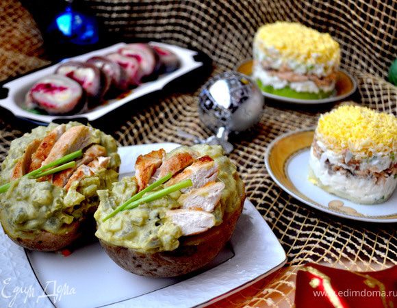 Я специально не пишу название этих всем известных салатов,прочиав рецепты Вы сразу догадаетесь о чём идёт речь! С наступающим Новым годом!!!