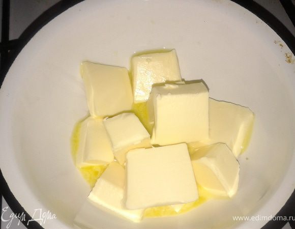 добавить размягчённое сливочное масло 