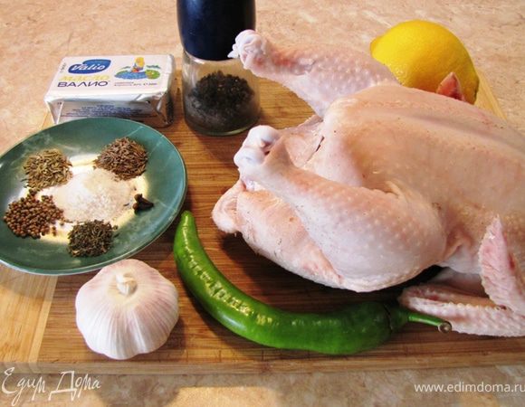 Итак - Барбекю из курицы. Здесь я приведу рецепт курицы, который вы сможете приготовить в том числе и дома. А если у вас есть в духовке верхний гриль, то и придать запах с легким дымком)))