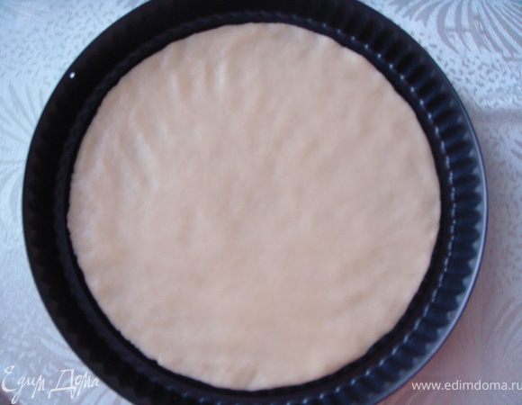 Так же выпекаем остальные три коржа.