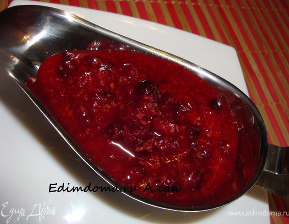 А потом переложить соус в соусник и подать к мясу на праздничный стол. Кисло-сладкий, с ароматом апельсина ммммм...! Угощайтесь, наслаждайтесь!