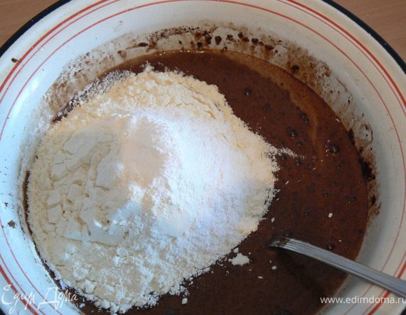 Добавить муку с разрыхлителем
