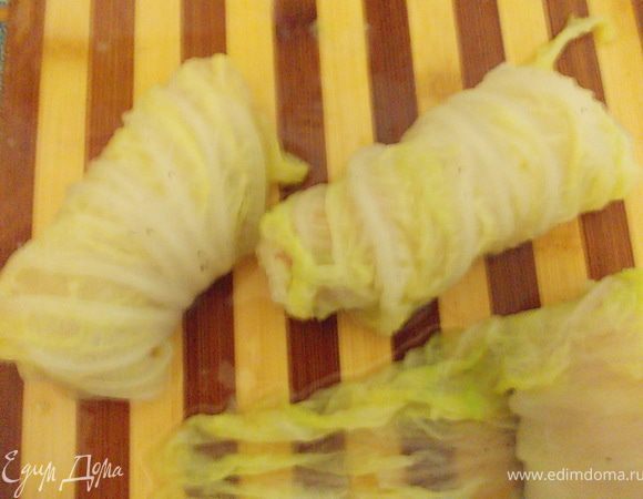 в капустный лист завернуть сосиску