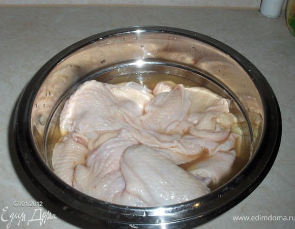 Я кожу замачивала в винном соусе.