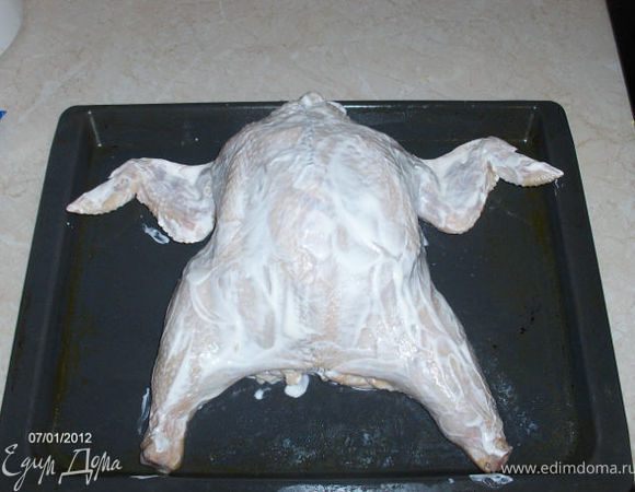  Намазываем сметаной и в духовой шкаф!