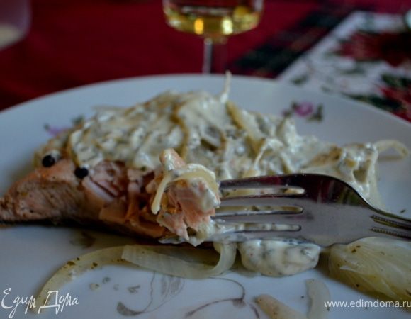 Подавать рыбу с этим майонезом и с лимон.дольками по желанию.