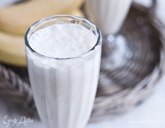 Все взбить и разлить в стаканы.