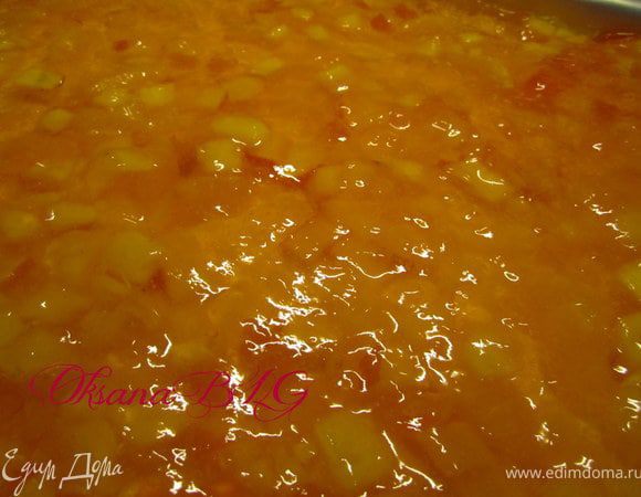 Распределить персиковое желе.