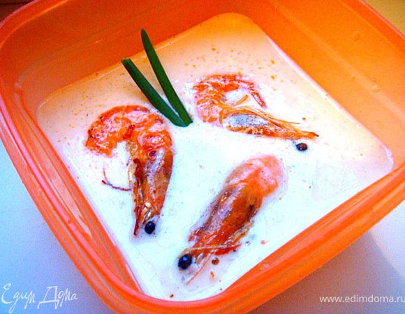 во втором варианте- обжаренные креветки положить прямо в суп.
украсить зеленым луком и посыпать тертым мускатным орехом.
** Ей,Богу- приготовление этого нежнейшего супа занимает максимум 30 минут, а наслаждение...мммммм....одним словом- Суп "Gourmet"
Угощайтесь!