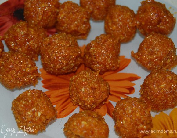 перемешать и сформировать шарики примерно 2см в диаметре...