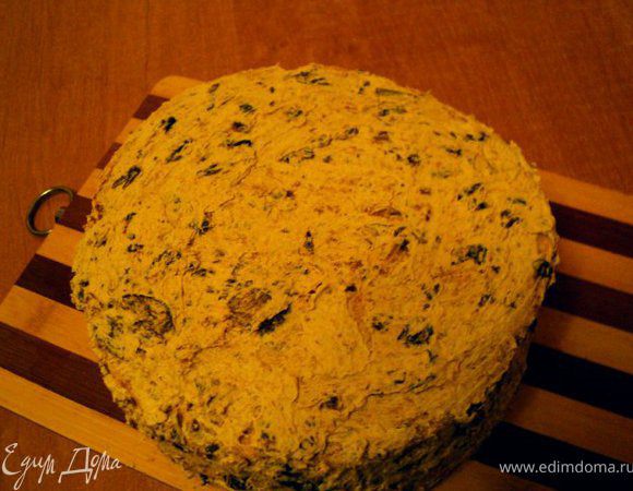 Переслоить коржи кремом. Верх и бока торта так же смазать кремом. Поставить в холодильник на 1-2 часа для охлаждения.