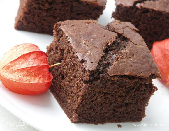 Или просто кушать бисквит с чашечкой свежего кофе:)Приятного аппетита!:)