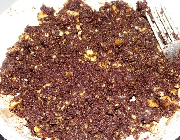 Ещё раз тщательно всё перемешать и добавить ликёр.