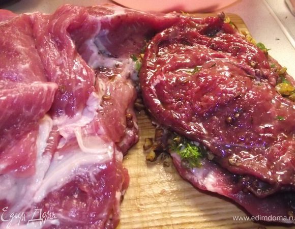 Накрыть  кусочком говядины,смоченной в жидкой смеси

 


