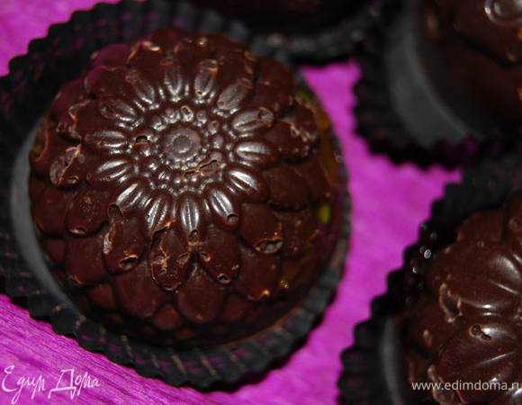 Остужаем до полного затвердения в холодильнике. Мое любопытство через 30 минут подтвердило факт образования настоящих шоколадных конфет.