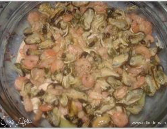 - мидии с креветками