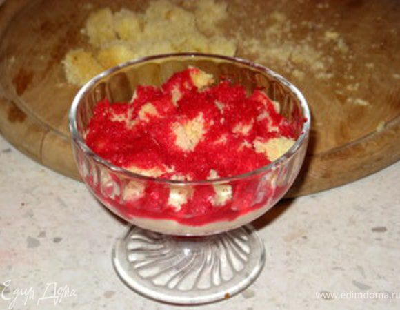 Снова слой печенья или бисквита.Ликёр.