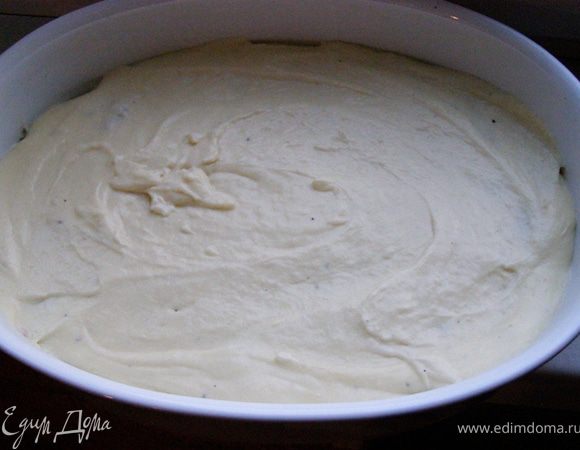 Сверху выложим соус