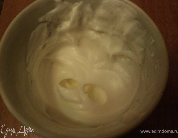 Для бисквита «Джоконда»: белки взбить сахаром.