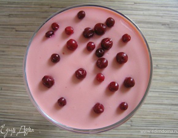 и ягодами, тогда они не уплывут на дно, а будут чуть втоплены :)