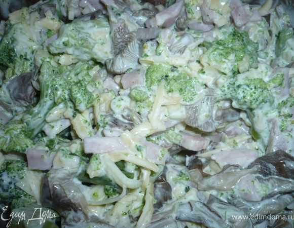 Все перемешать и заправить майонезом. Если заправляете йогуртом, то немного посолите. Вкусно!!!
