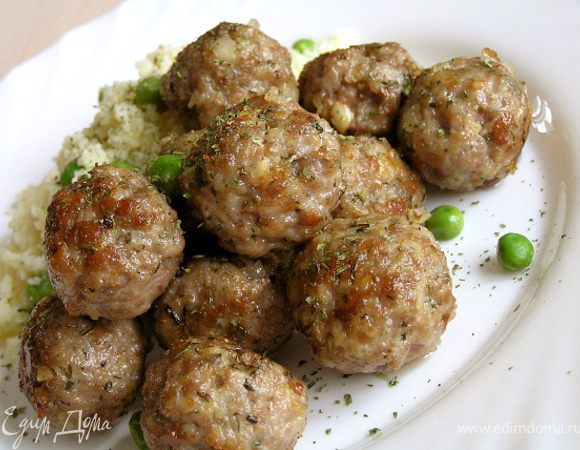 Подавать горячими с крупой кус-кус или рисом, посыпать мятой.