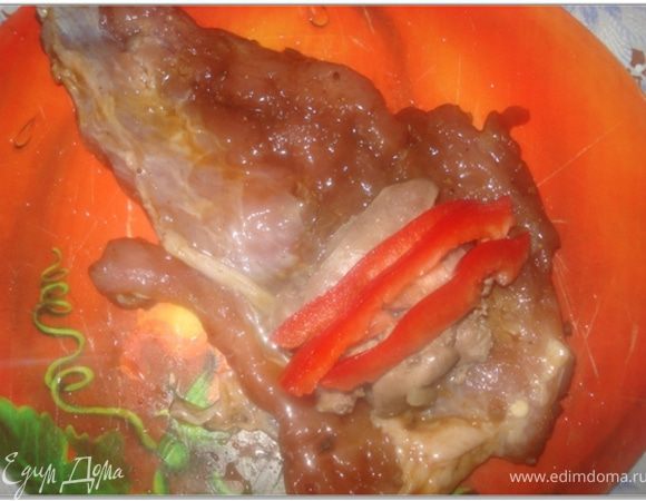 Затем кусочки паприки.