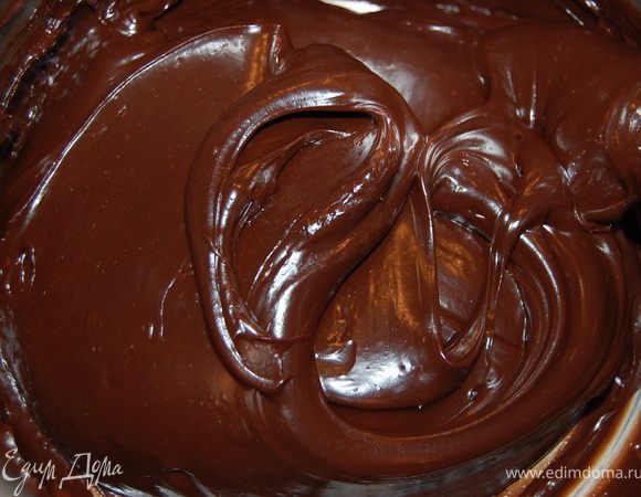 Нагревать на медленном огне до образования однородной массы.