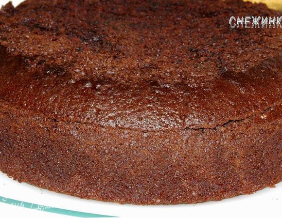 Накройте верхушкой, слегка прижмите.