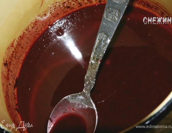 Добавьте крахмал, размешайте.