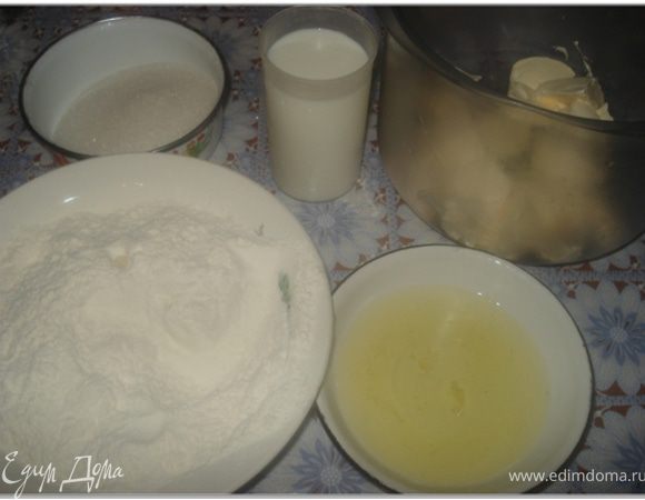 Для коржей муку просеиТЬ с солью и разрыхлителем. 