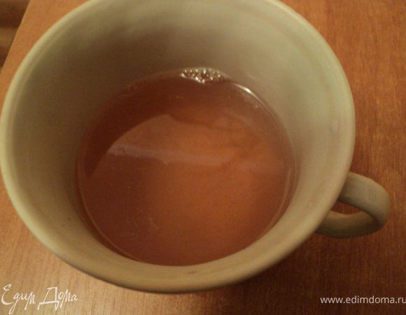 Желатин залить 50гр шампанского, дать набухнуть, распустить на водяной бане.
Шампанское, половину сахара, лимонный сок нагреть до растворения сахара ( не кипятить), слегка охладить.
